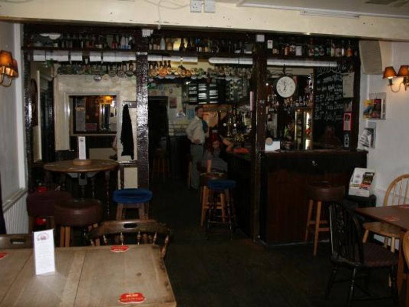 (Pub, Bar). Published on 05-06-2015 