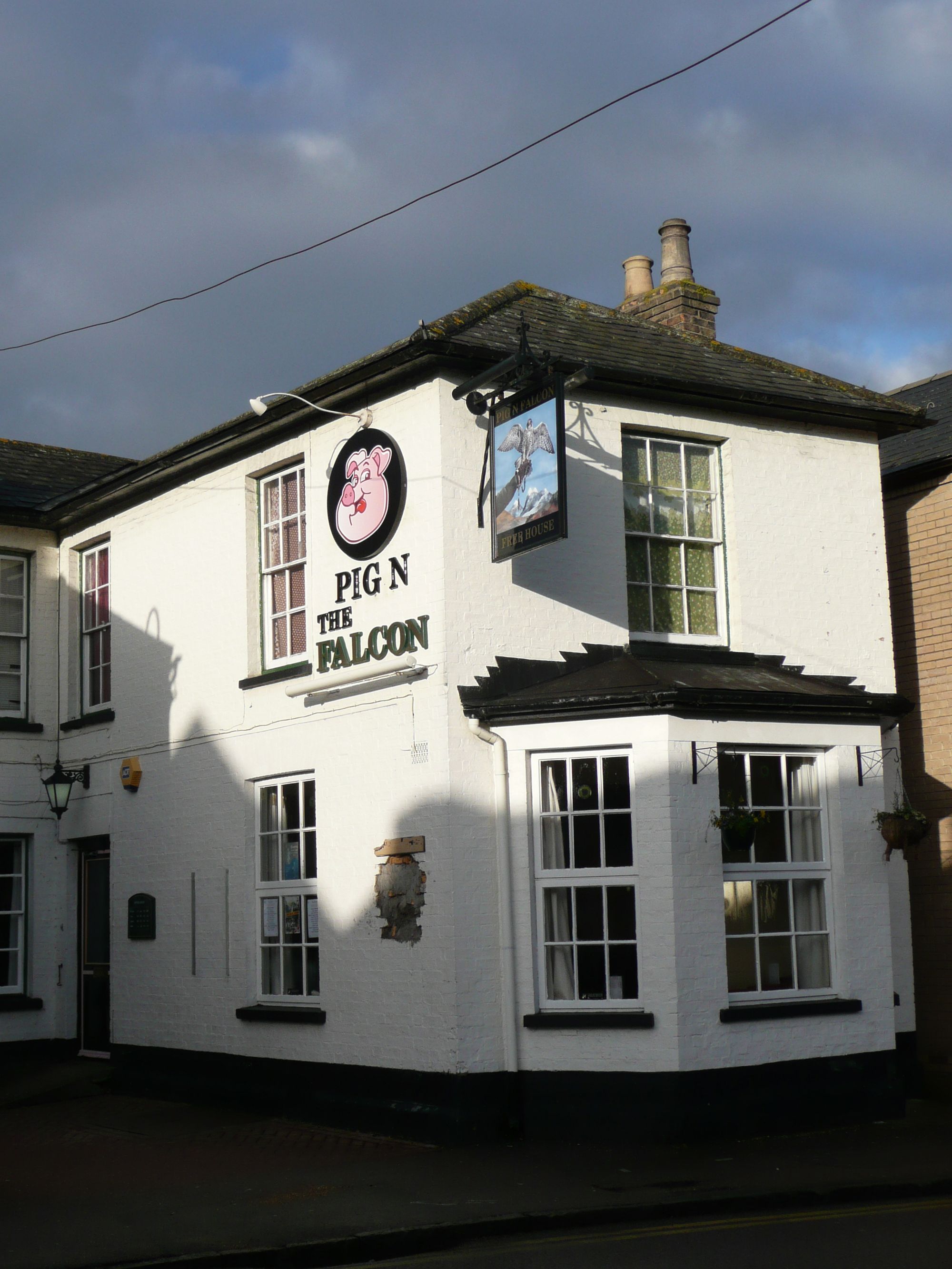 StNeots PignFalcon0. (Pub, External). Published on 29-09-2012