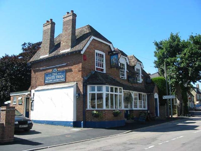 White Swan - Bluntisham. (Pub). Published on 06-11-2011