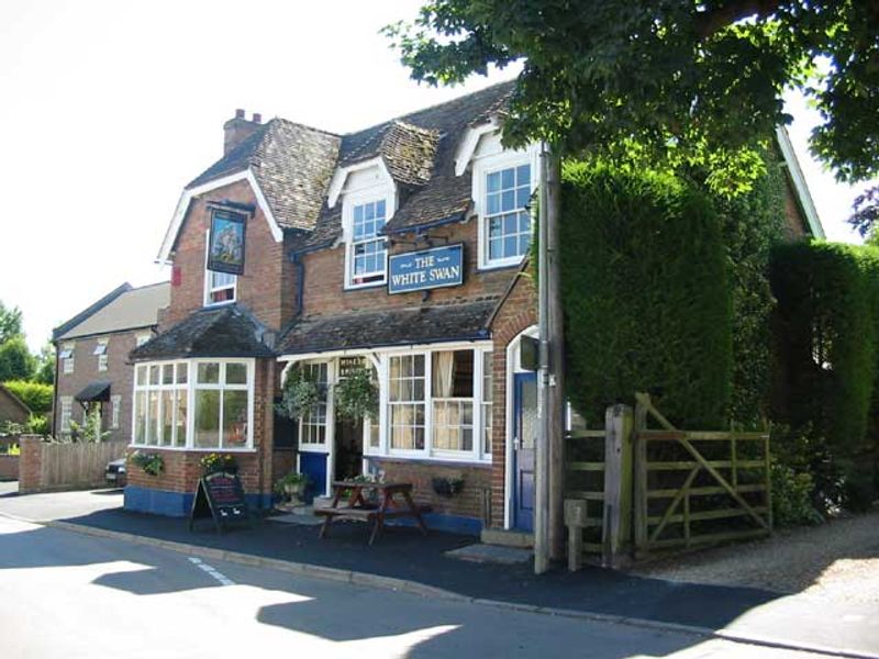 White Swan - Bluntisham. (Pub). Published on 06-11-2011
