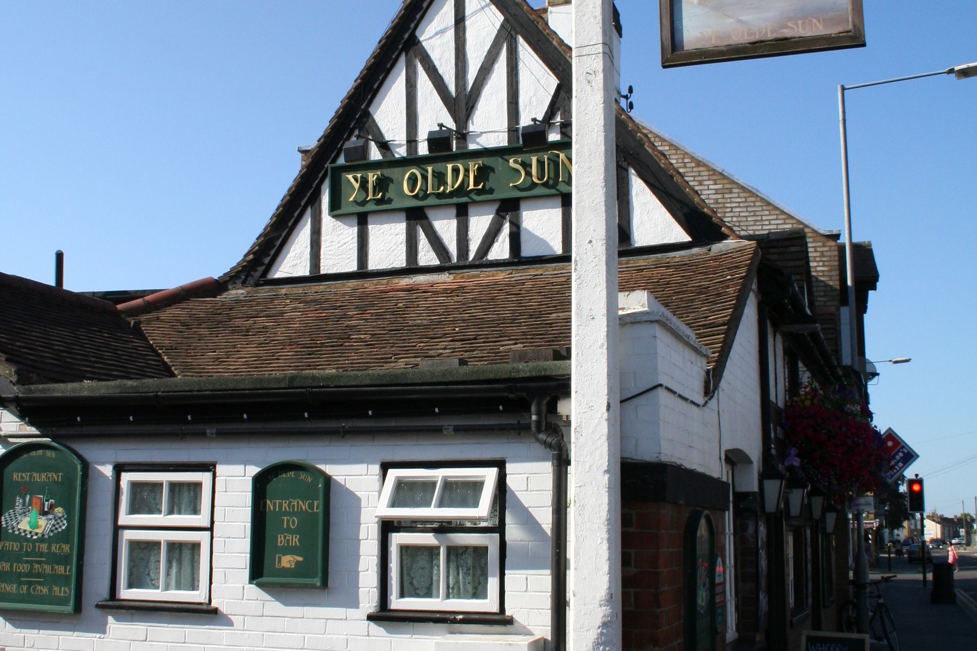 St Neots - Olde Sun. (Pub, External). Published on 08-08-2013