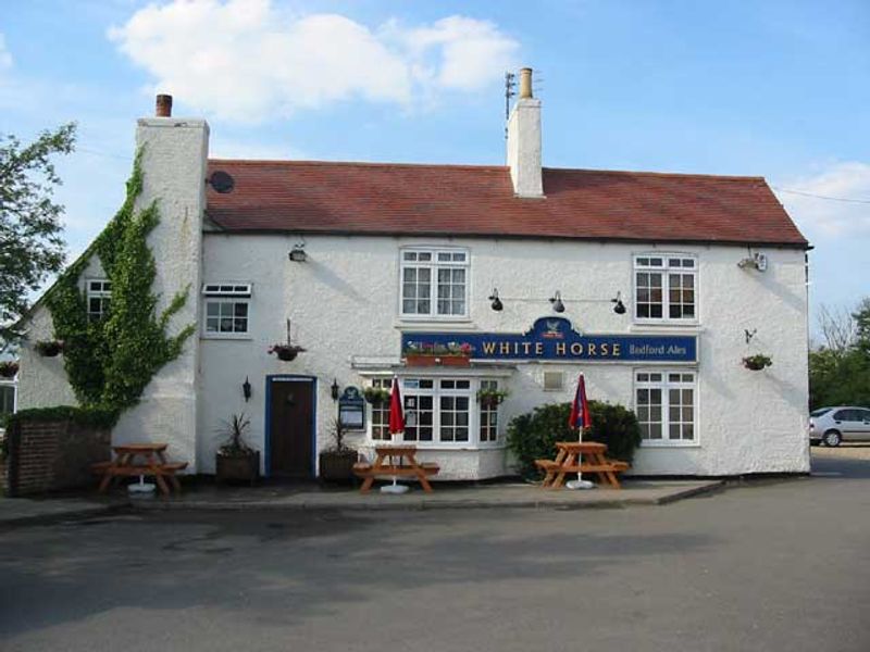 White Horse - Tilbrook. (Pub). Published on 06-11-2011