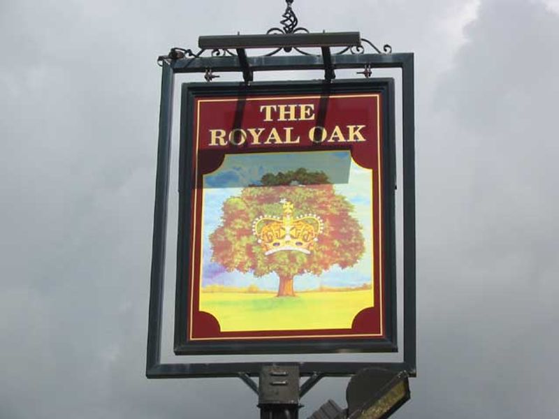 Royal Oak - Warboys. (Pub). Published on 06-11-2011