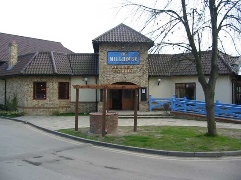 Mill House - Hartford. (Pub). Published on 06-11-2011 