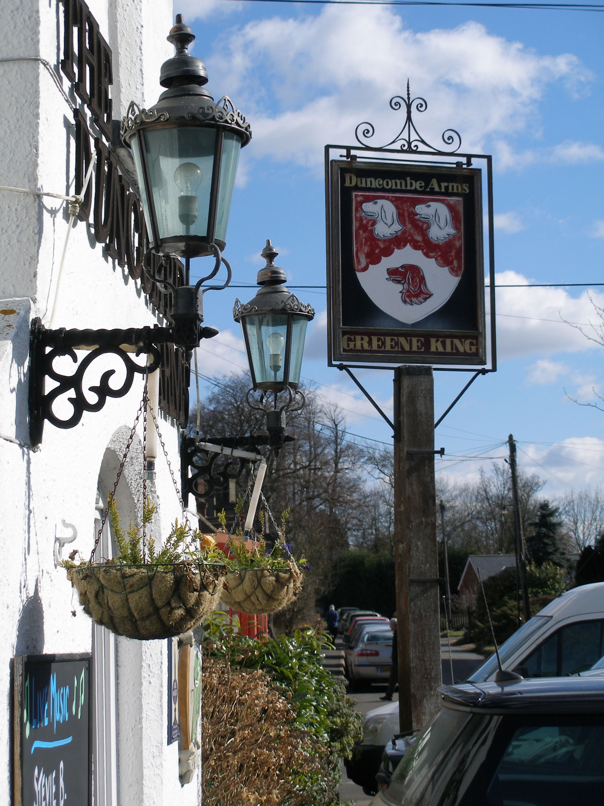 Waresley DuncombeArms. (Pub, External). Published on 29-09-2012