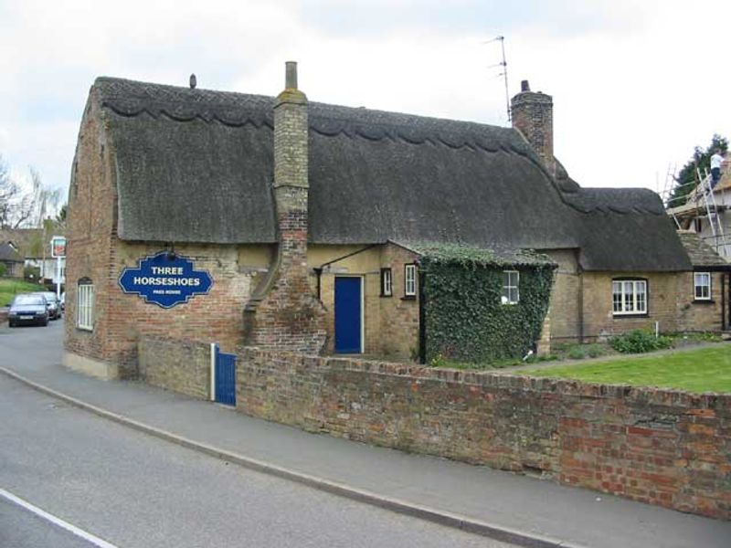 Three Horseshoes - Wistow. (Pub). Published on 06-11-2011