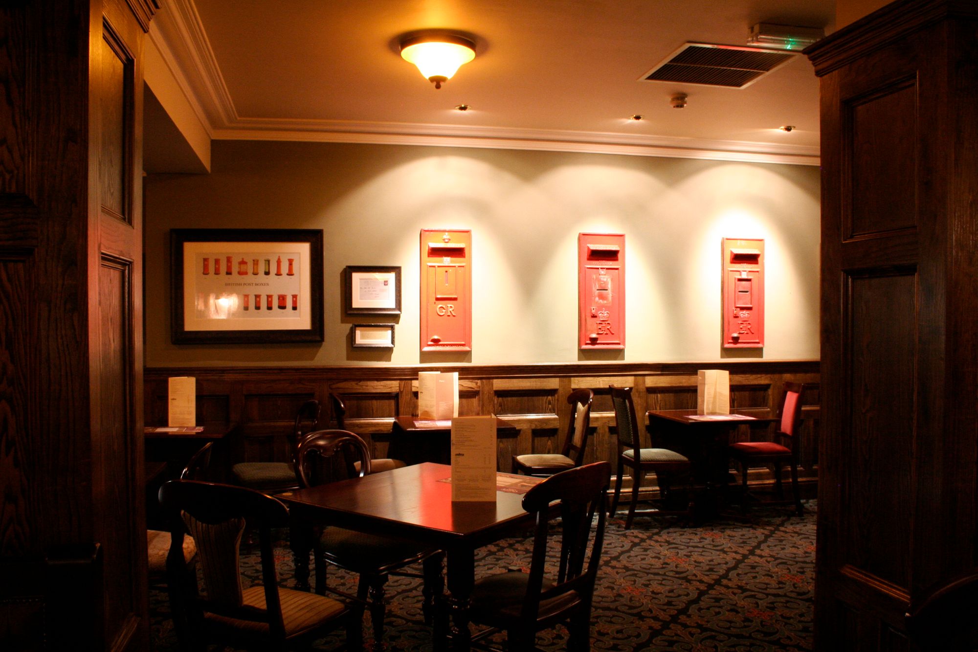 StNeots WeepingAsh9. (Pub, Bar). Published on 29-09-2012