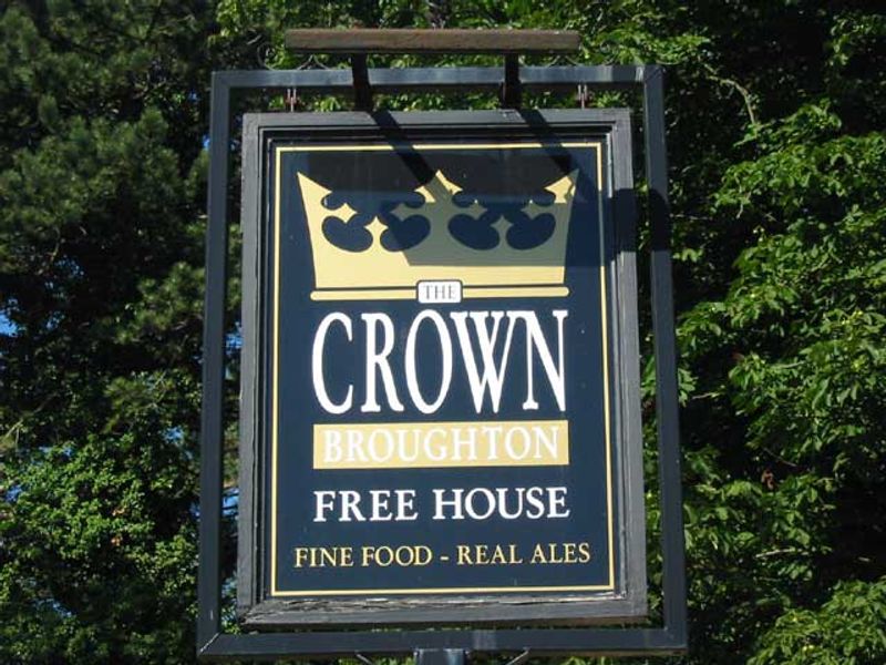 Crown - Broughton. (Pub). Published on 06-11-2011