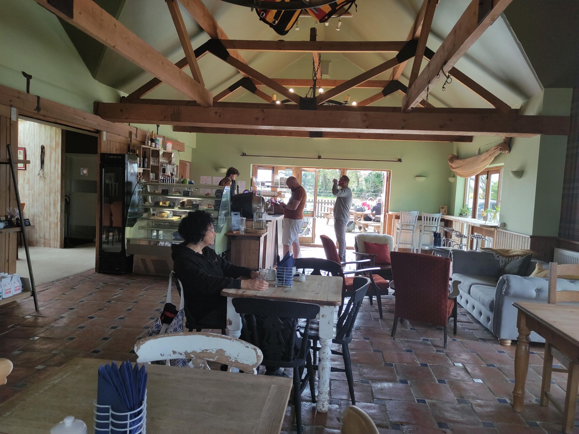 (Pub, Bar). Published on 30-03-2024