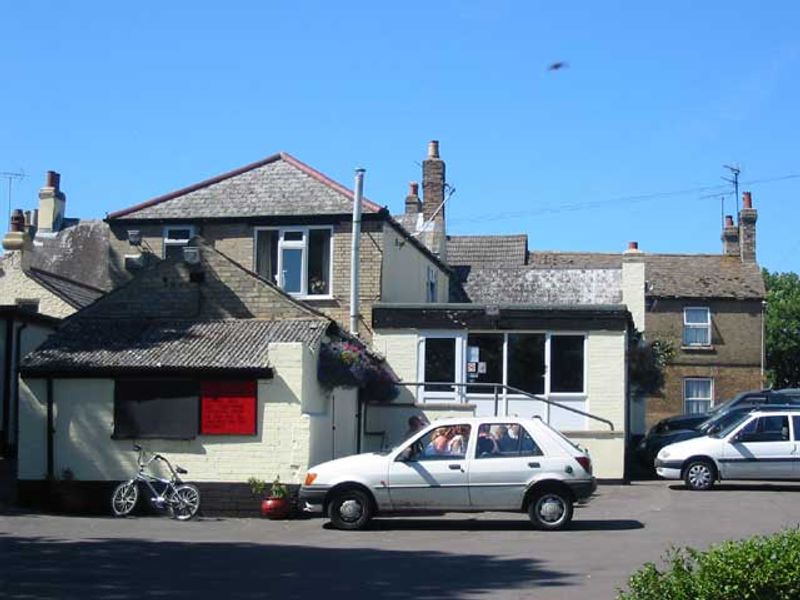Crown - Earith. (Pub). Published on 06-11-2011 
