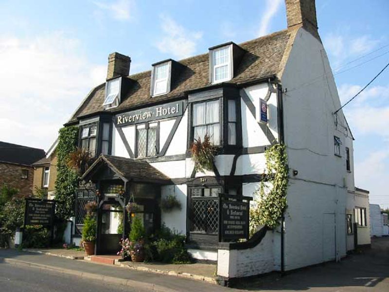 Riverview Hotel - Earith. (Pub). Published on 06-11-2011