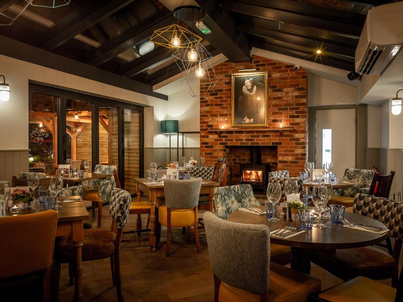 (Pub, Restaurant). Published on 10-01-2020 
