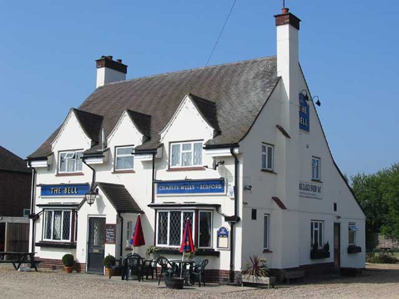 Bell - Eaton Socon. (Pub). Published on 06-11-2011 