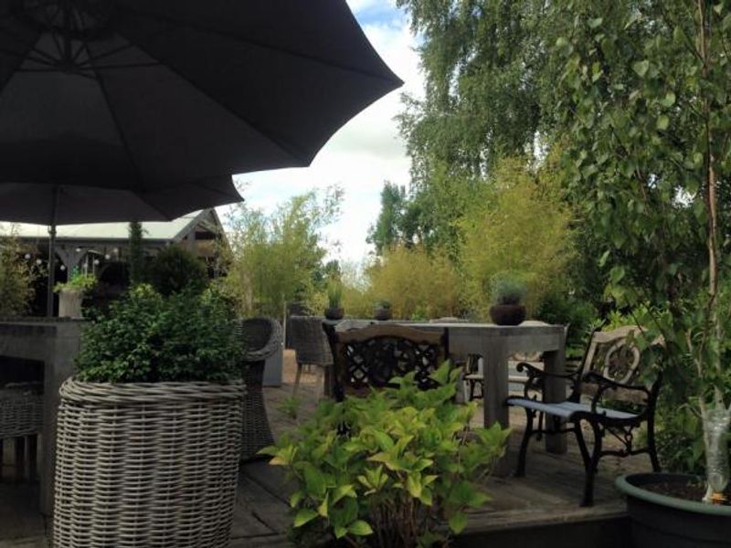 (Pub, Garden). Published on 04-11-2015 