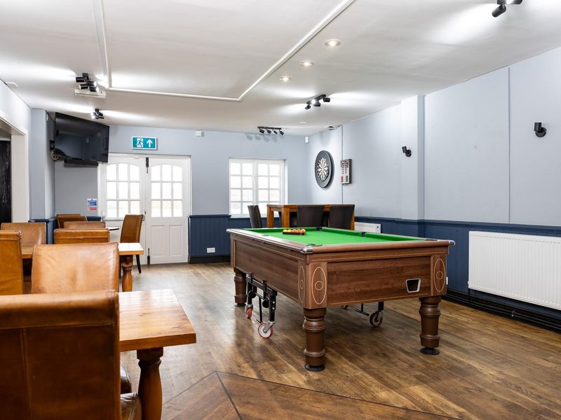 (Pub, Bar). Published on 23-07-2024 