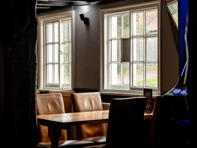 (Pub, Bar). Published on 23-07-2024 