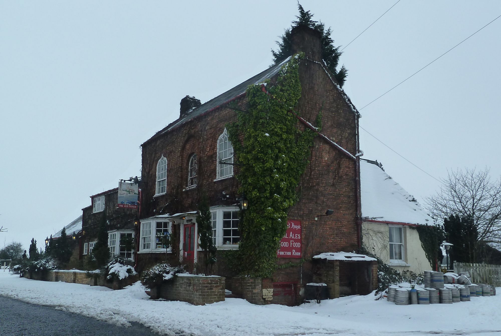 Longstowe - RedHouse. (Pub, External). Published on 13-10-2013