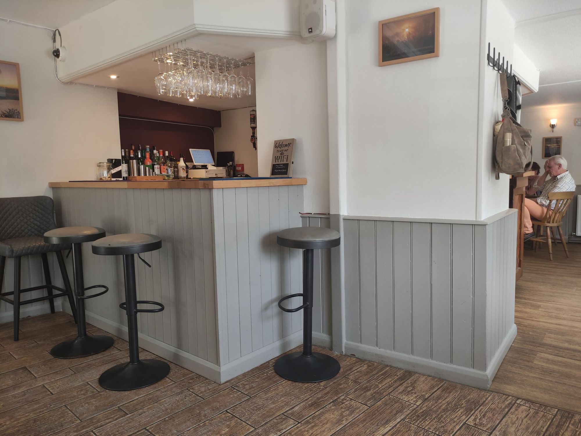 (Pub, Bar). Published on 30-05-2026