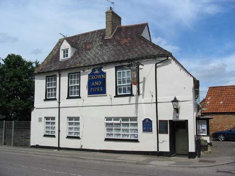 Crown and Pipes - Fenstanton. (Pub). Published on 06-11-2011