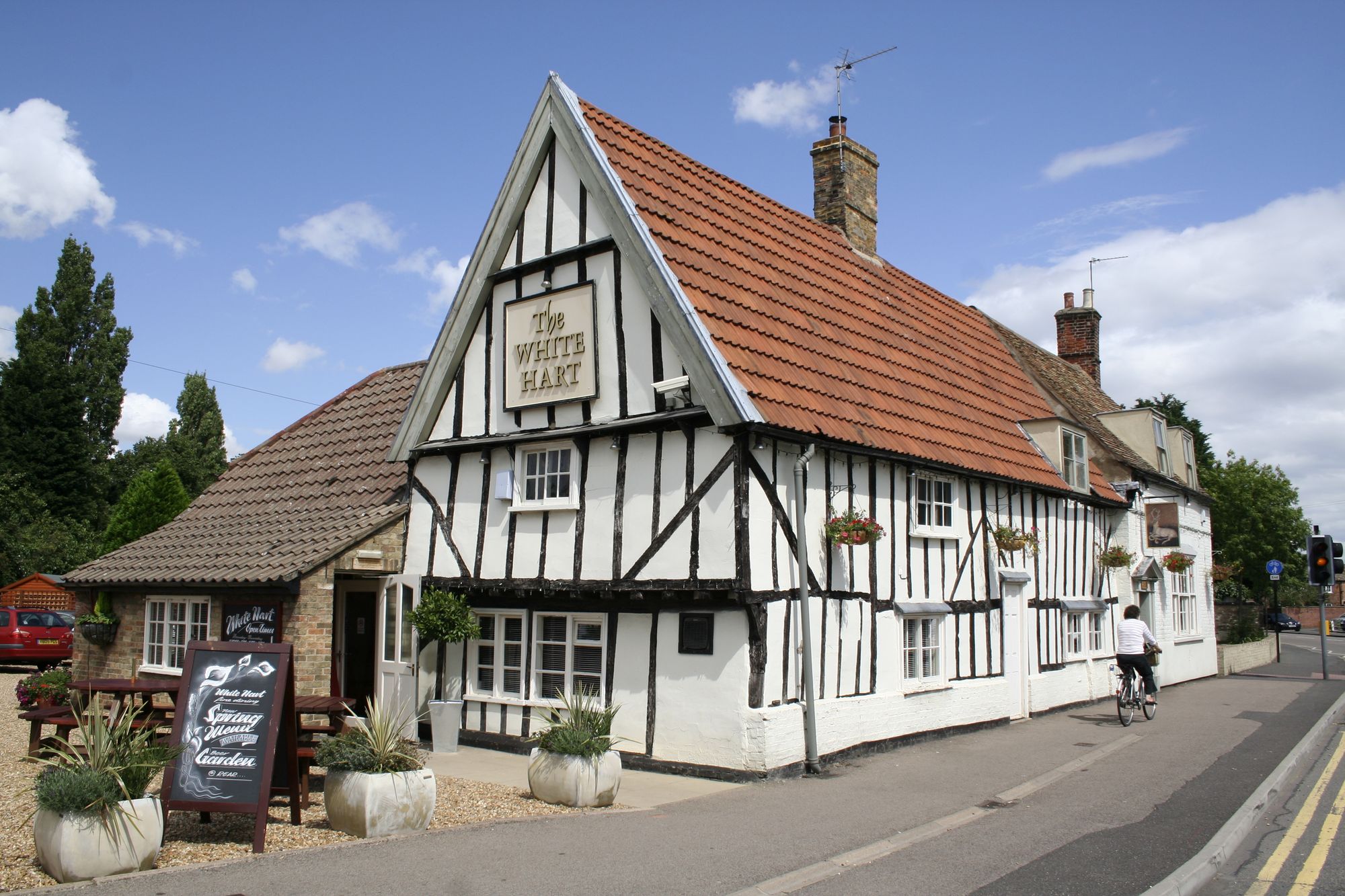 Godmanchester WhiteHart. (Pub, External, Key). Published on 29-09-2012