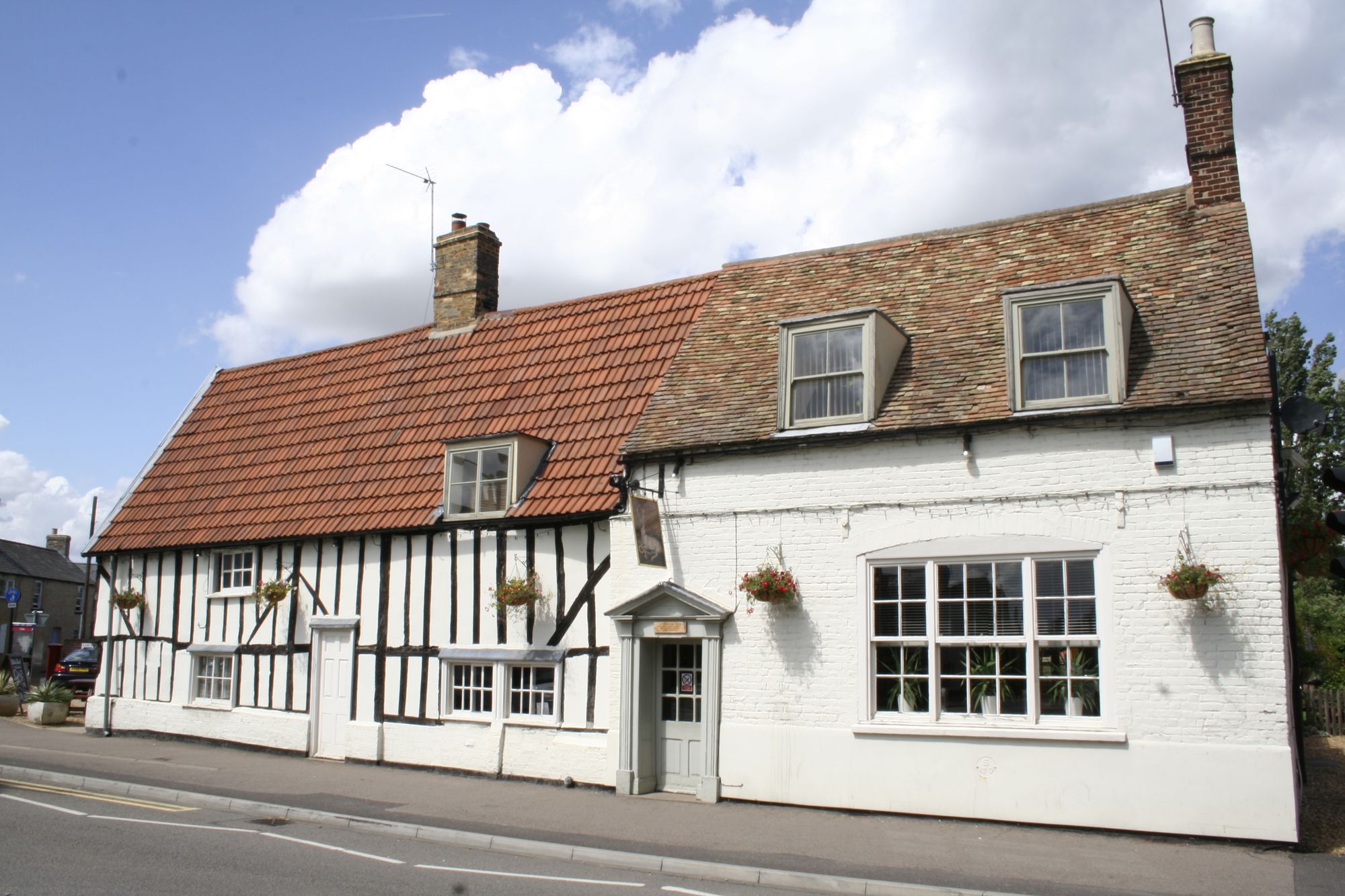 Godmanchester WhiteHart. (Pub, External). Published on 29-09-2012