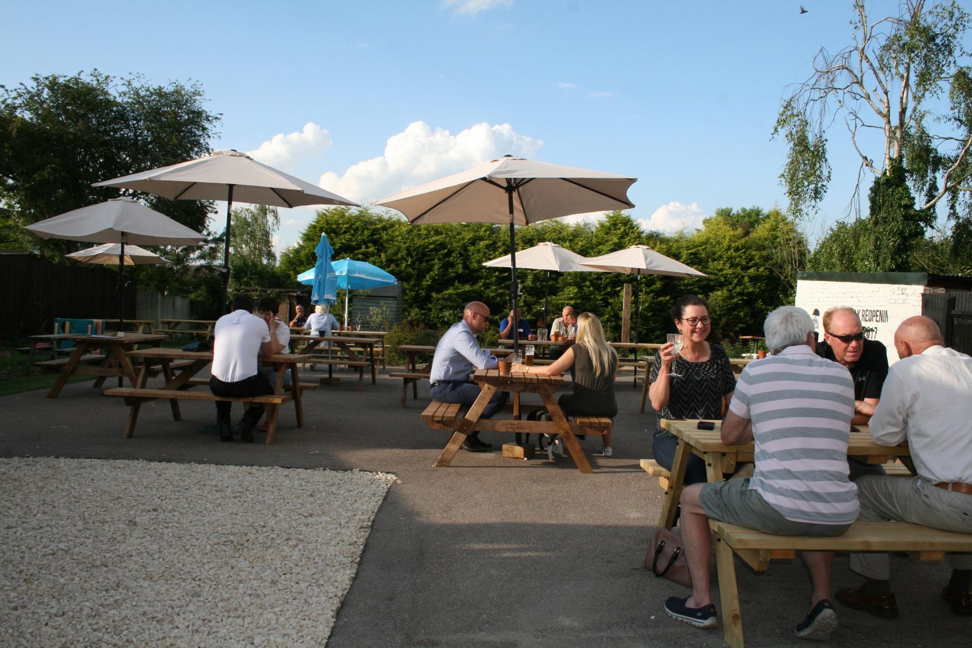 (Pub, Garden). Published on 31-05-2017