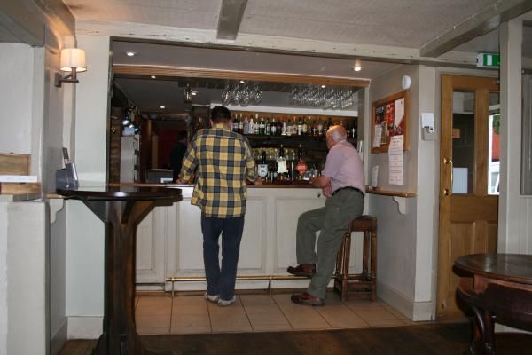 (Pub, Bar). Published on 13-06-2015