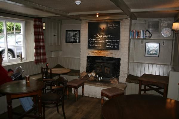 (Pub, Bar). Published on 13-06-2015