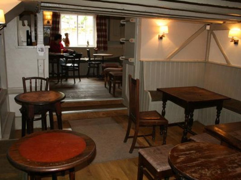 (Pub, Bar). Published on 13-06-2015 