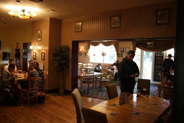 Hunting Tree - Lounge. (Bar, Customers). Published on 06-03-2013