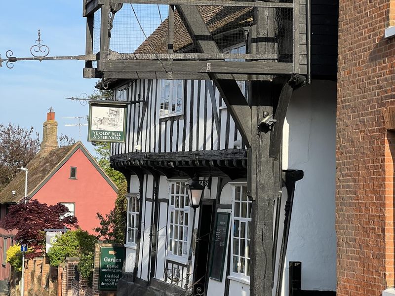 (Pub, Sign). Published on 24-06-2024 