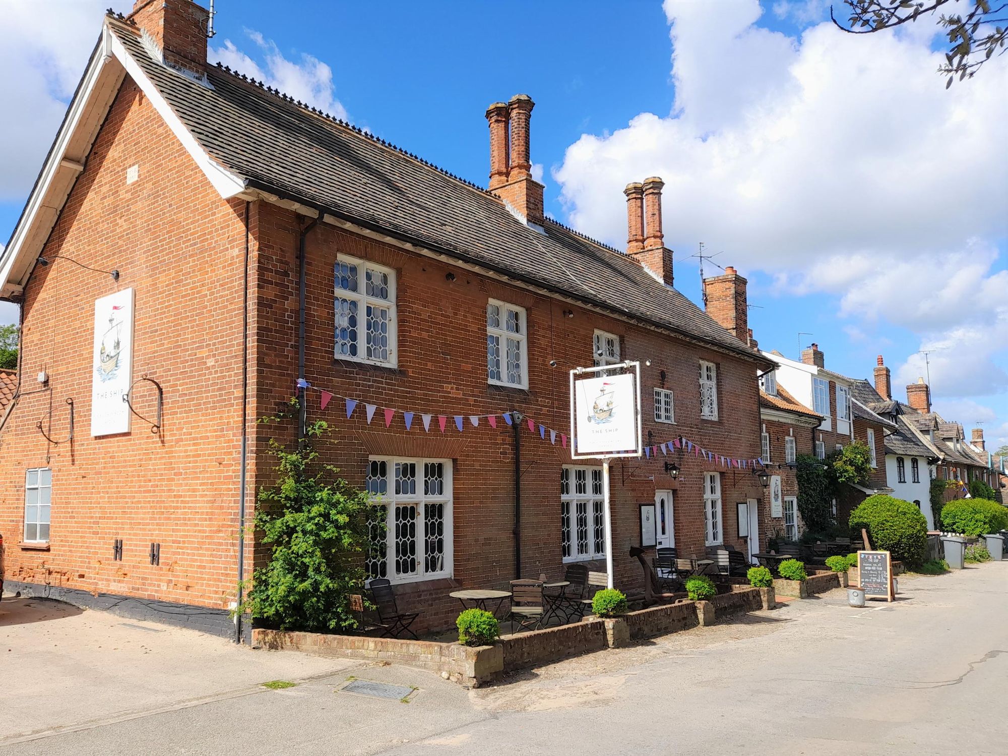 Ship Dunwich 18th century Pub With Rooms