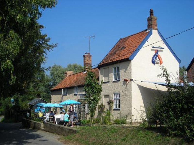 Eel's Foot, Eastbridge. (Pub). Published on 13-05-2014