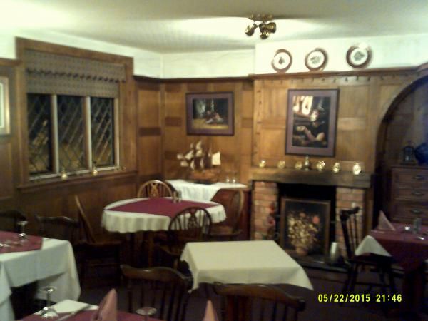 Kettleburgh, The Chequers inside 3. (Pub, Bar). Published on 23-05-2015