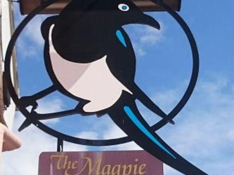 (Pub, Sign). Published on 18-07-2016