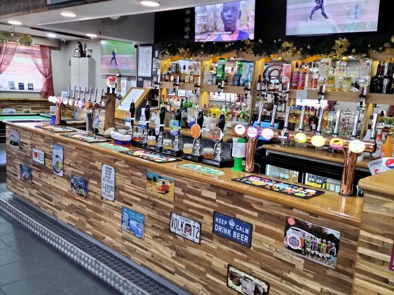 Avenue Bar . (Pub, Bar). Published on 10-10-2023