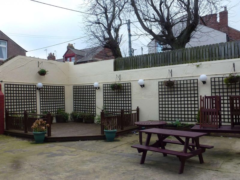 Guide Post. (Garden). Published on 02-02-2025