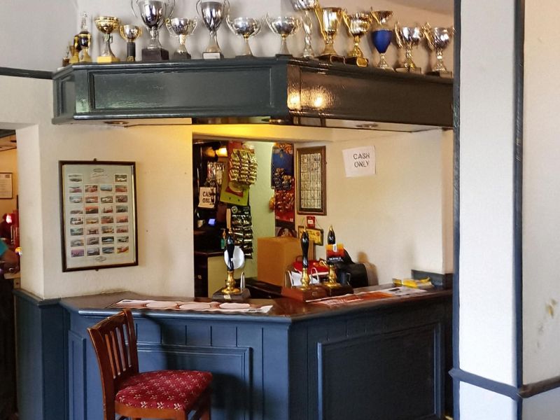 Railway Inn. (Bar). Published on 05-12-2024