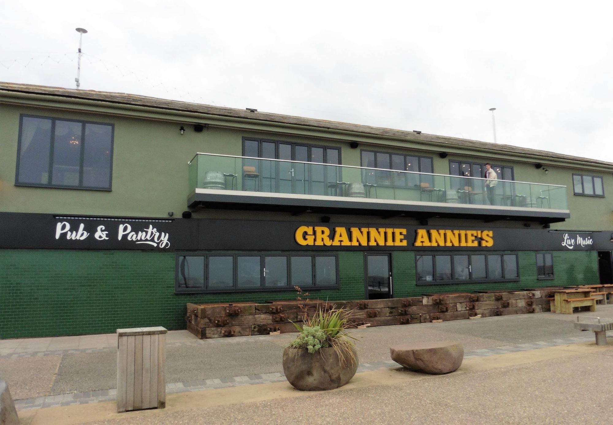 Grannie Annie's. (Pub, External, Key). Published on 01-01-1970