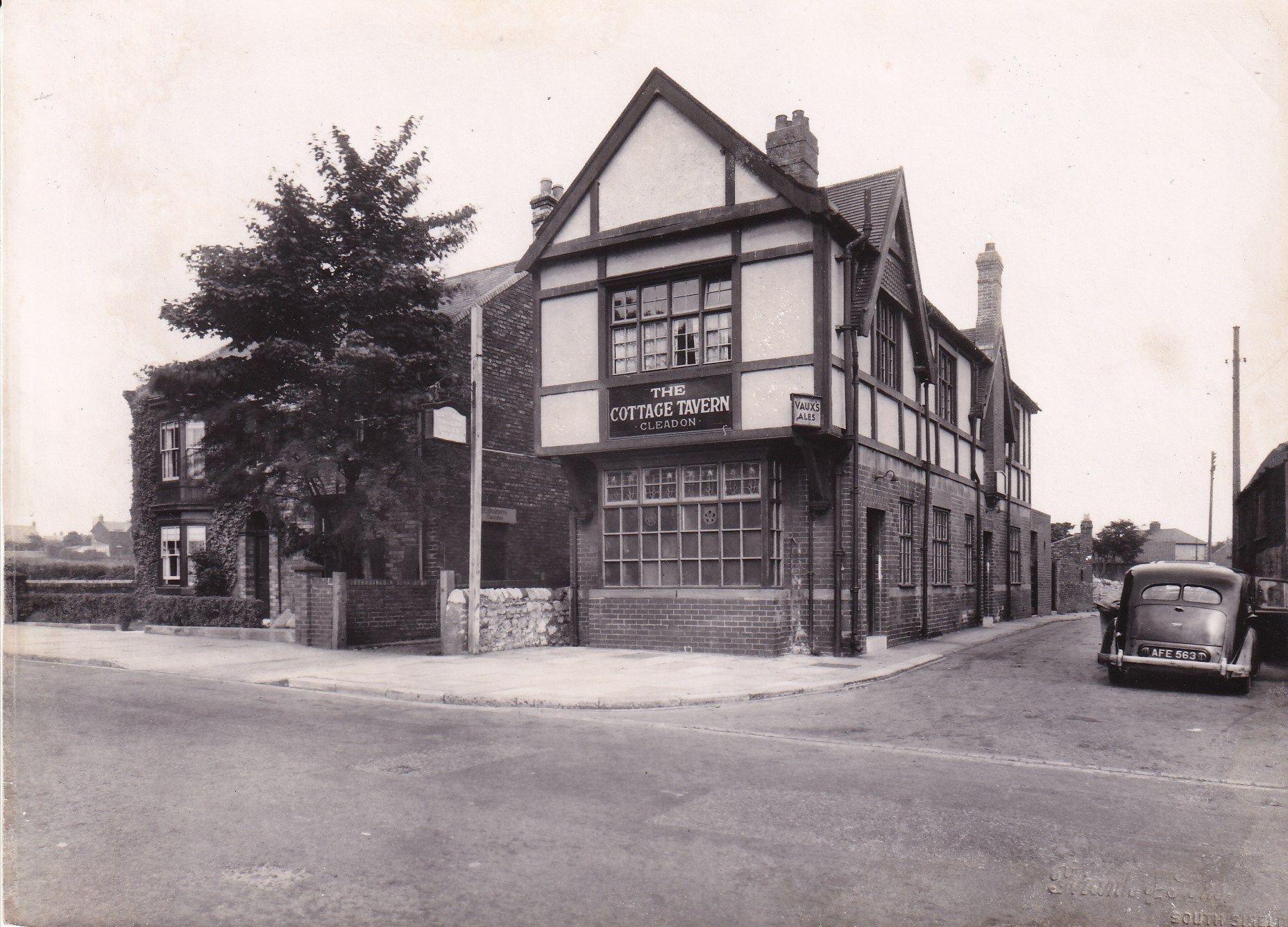 Cottage Tavern c1946 - From Sund Antiquarian Soc. (External). Published on 02-02-2025