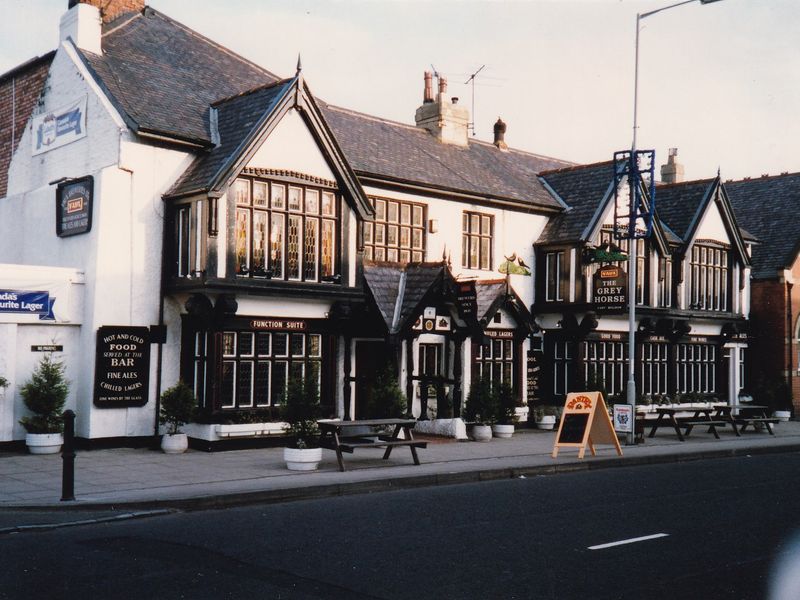 Grey Horse - 1988 - Ron Lawson. (Pub, External). Published on 28-03-2024