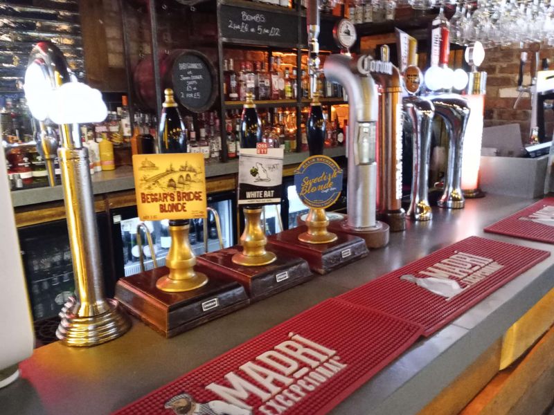 Beggars Bridge. (Bar). Published on 02-02-2025