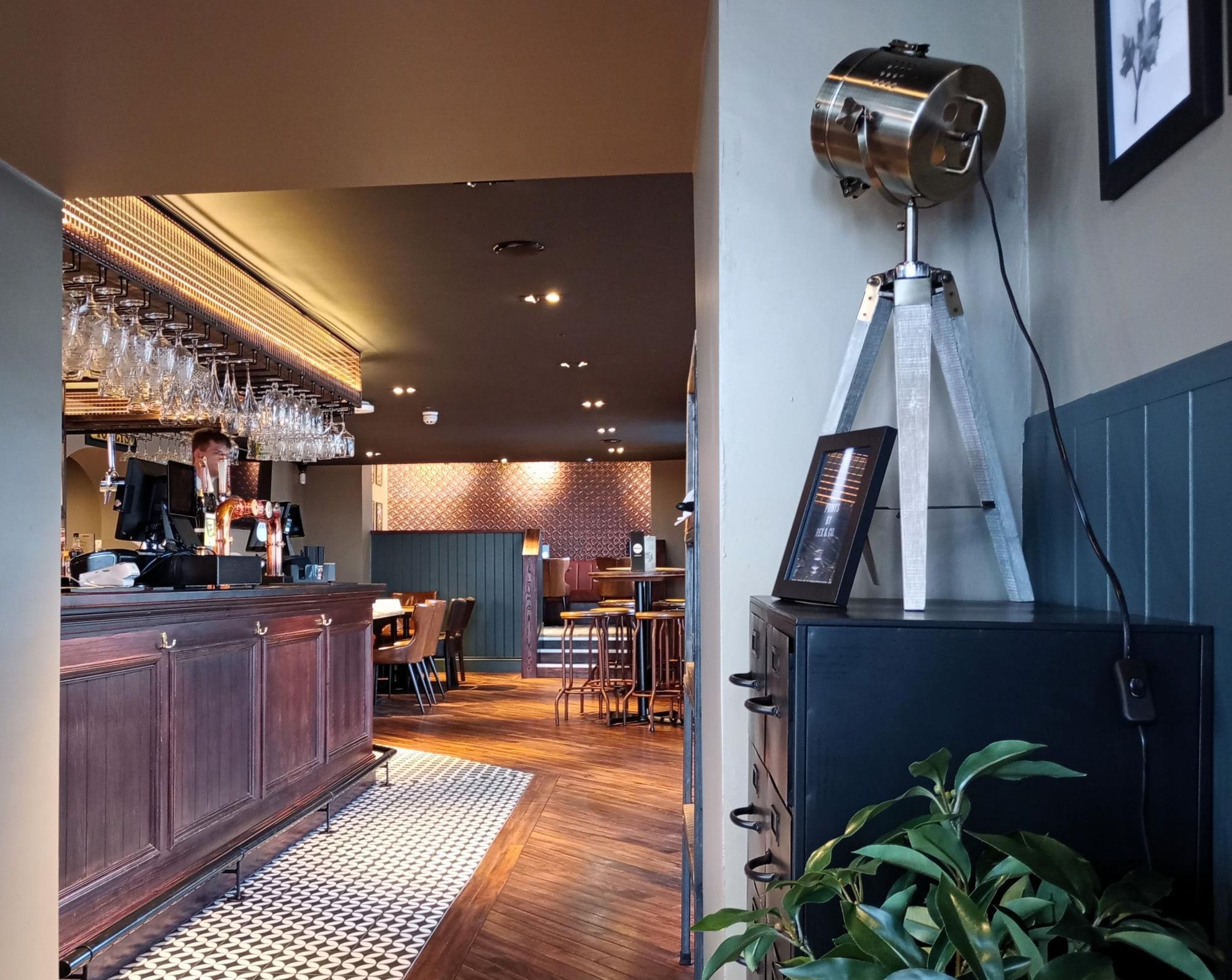 Frallo . (Bar). Published on 31-10-2025