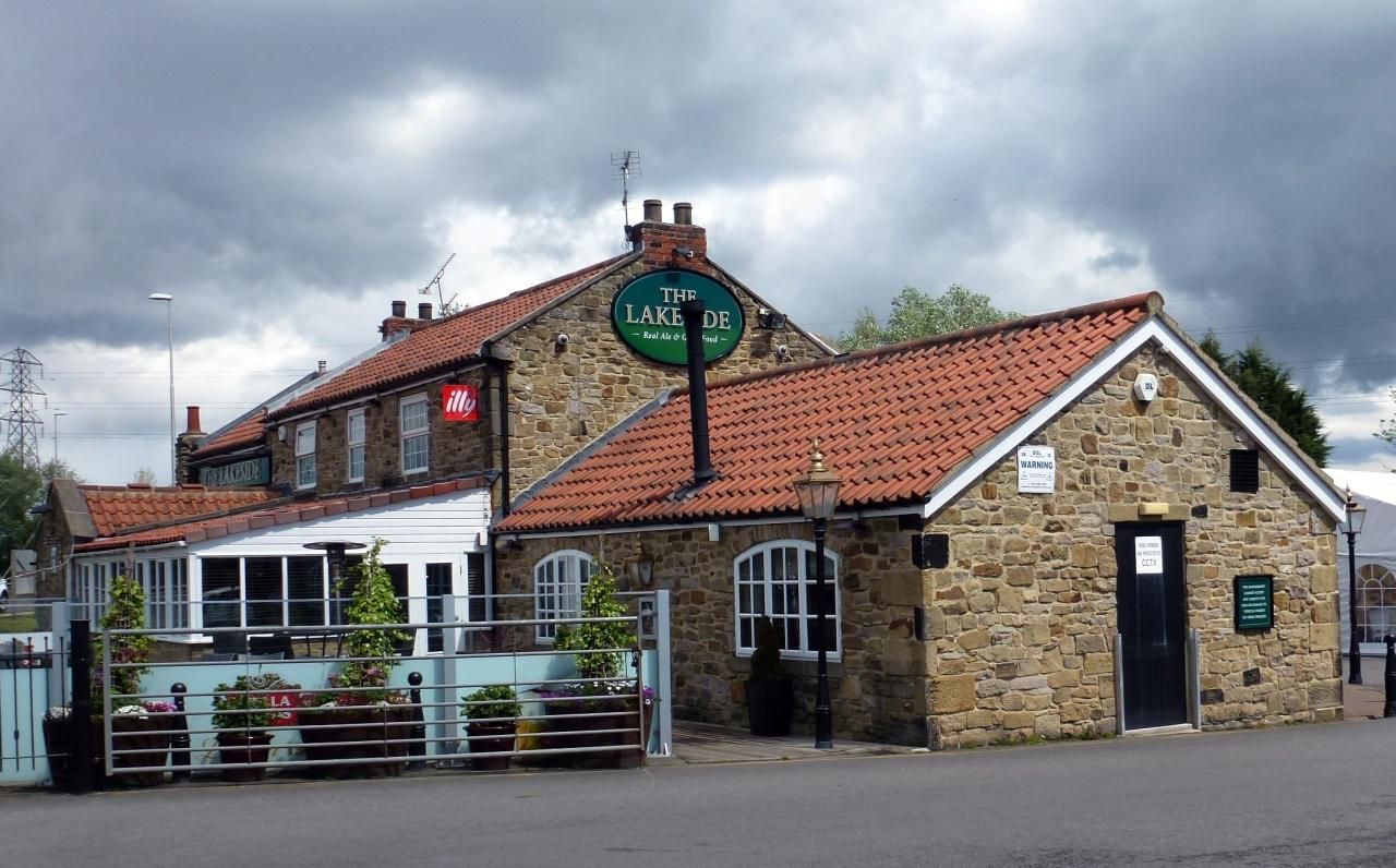 Lakeside. (Pub, External, Key). Published on 29-05-2015