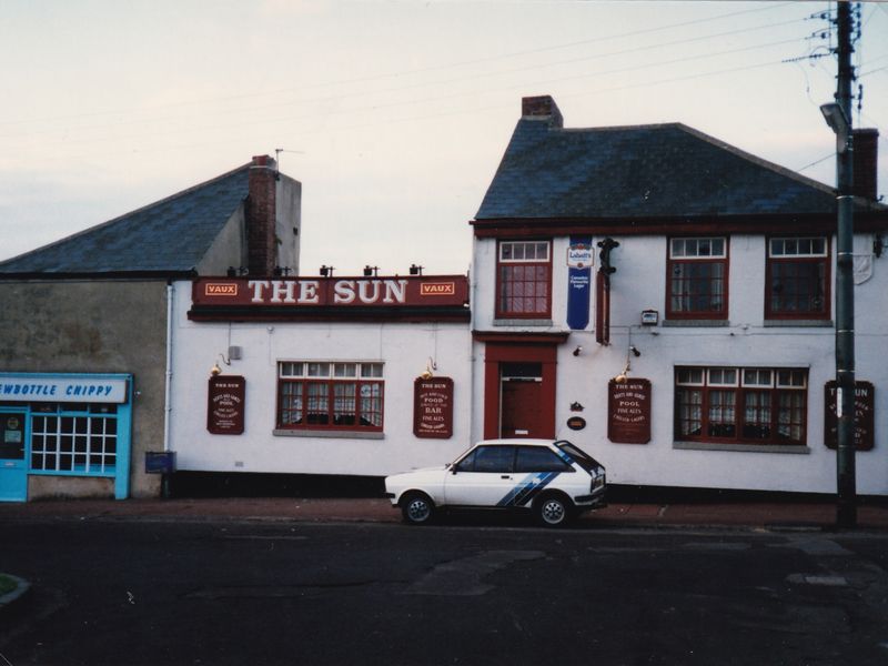 Sun Inn 1988 - Ron Lawson . (External). Published on 22-05-2024