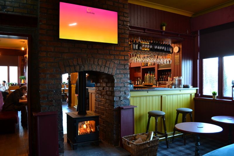 Dolly Peel Bar. (Bar). Published on 28-11-2025