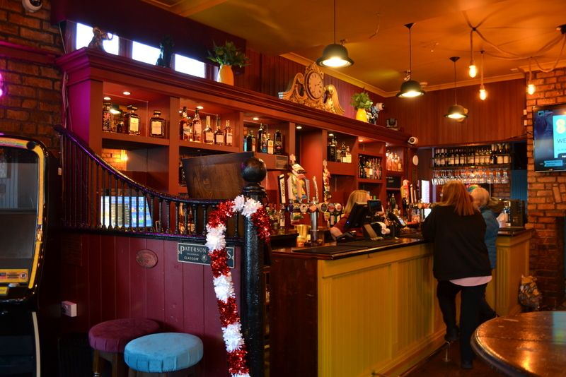 Dolly Peel Bar. (Bar). Published on 28-11-2025