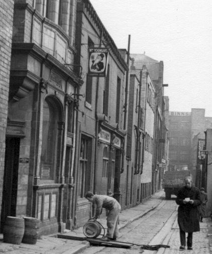 Lambton Arms 1953. (External). Published on 29-10-2024