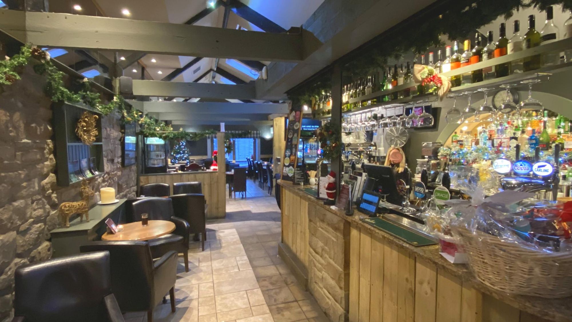 Courtyard Inside. (Bar). Published on 18-12-2022