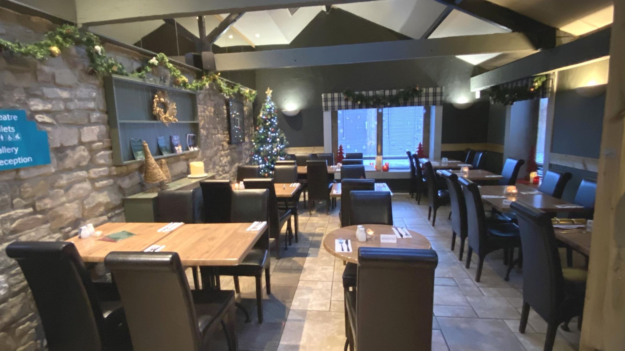 Courtyard Inside. (Bar). Published on 18-12-2022
